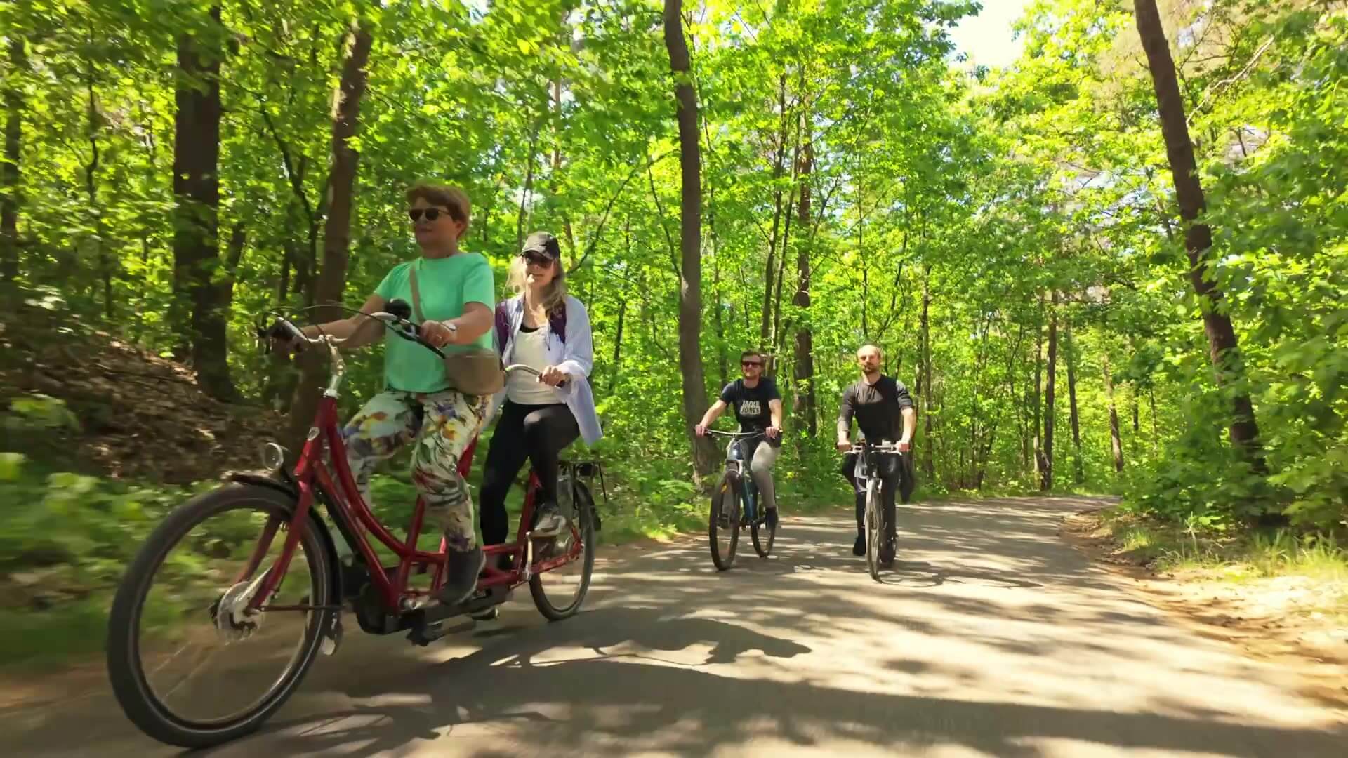 Geocache met verschillende voertuigen