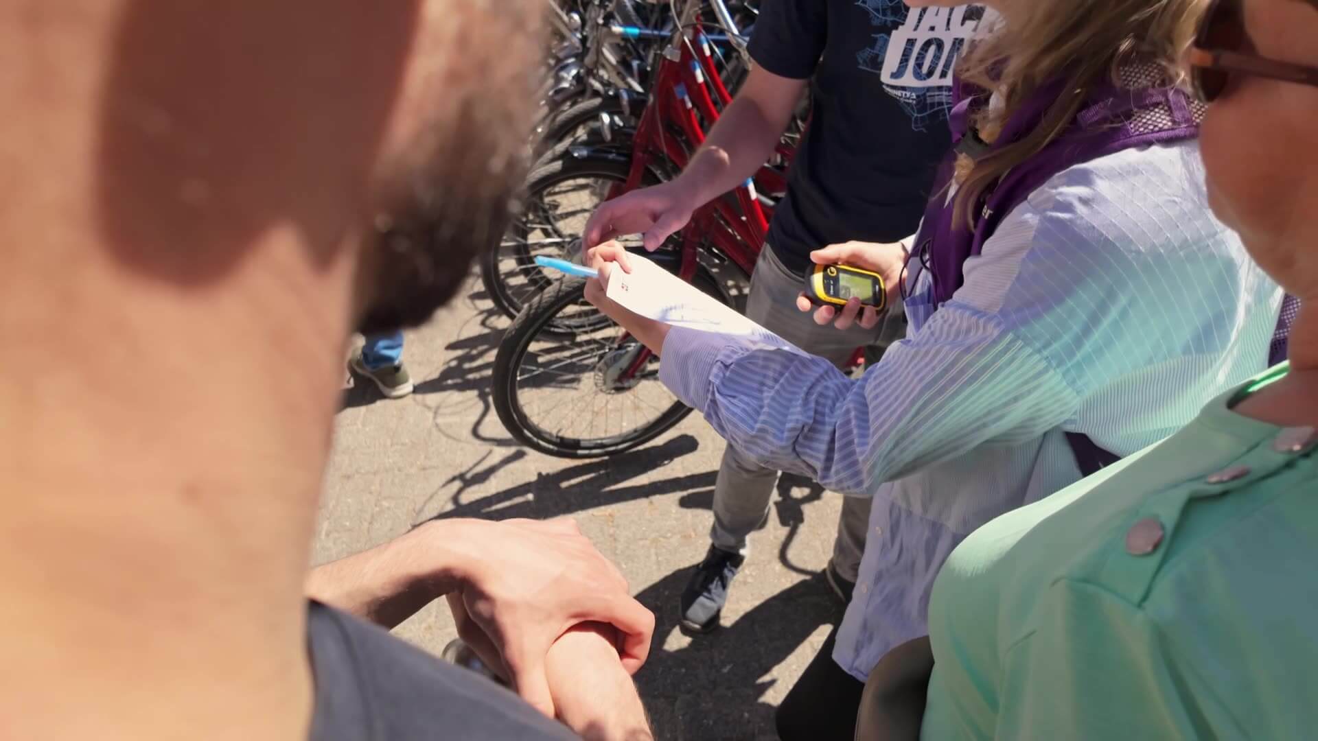 Geocache met verschillende voertuigen