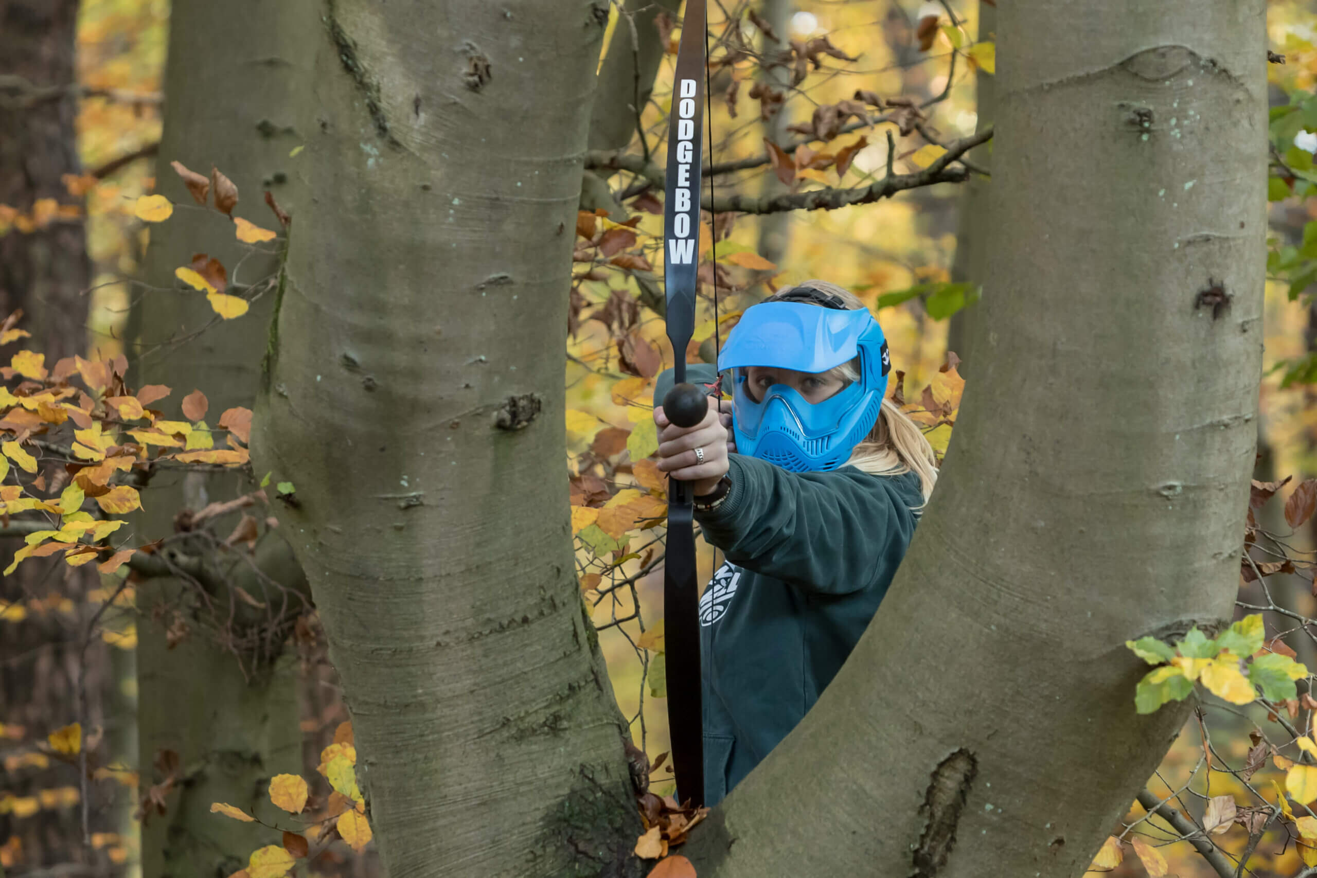 Foto van mensen die aan het handboogschieten zijn