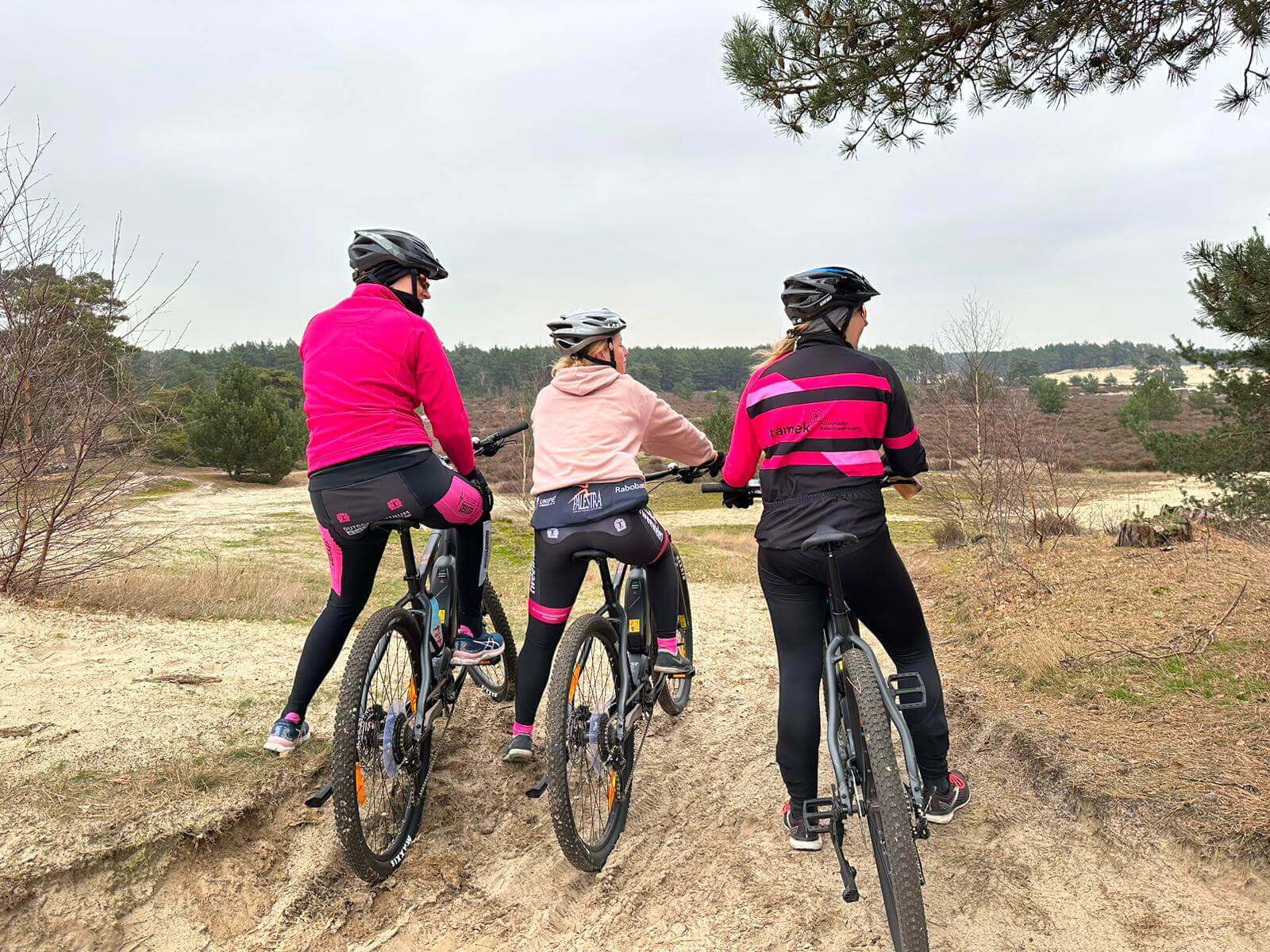 foto van mountainbikers